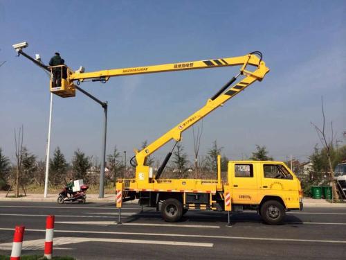 百萬(wàn)行無(wú)憂與一卡無(wú)憂 高空作業(yè)與專(zhuān)用汽車(chē)保險(xiǎn)方案解析